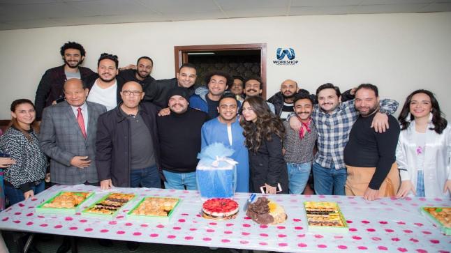 عيد ميلاد أوس أوس فى كواليس مسرح مصر