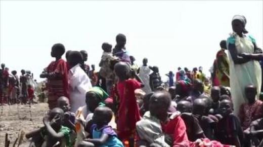 المجاعة والمعارك تتسبب بموجة نزوح كبيرة من دولة جنوب السودان