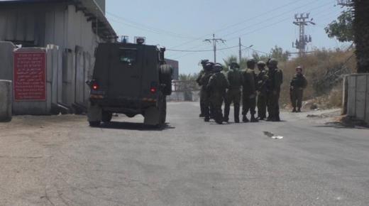 استشهاد فتى فلسطيني بنيران الإحتلال الإسرائيلي بمدينة الخليل بالضفة الغربية المحتلة