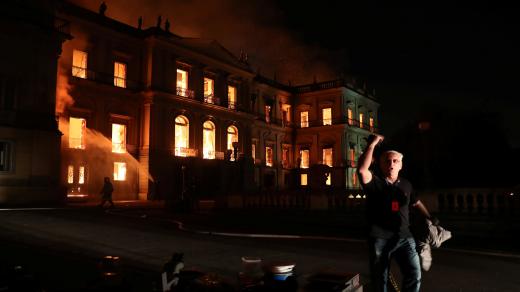 حريق هائل يقضي على متحف ريو دي جانيرو الوطني