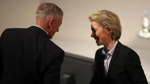 وزيرة الدفاع الألمانية تحذر من توسيع رقعة الحرب ضد تنظيم الدولة الإسلامية