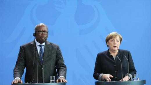 المستشارة الألمانية تنادي بضرورة دعم حكومة الوفاق الليبية برئاسة فايز السراج