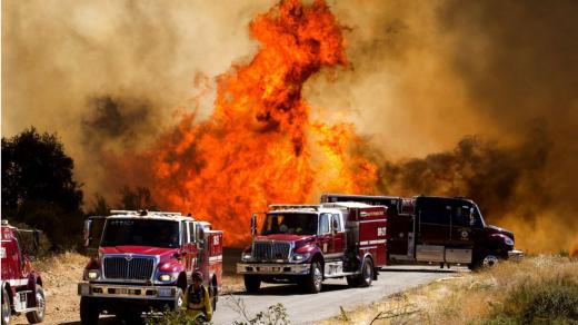 السيطرة على حريق ضخم في غابات كاليفورنيا