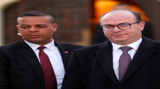 رئيس الوزراء التونسى ينفى وجود اي صفحات باسمه على مختلف مواقع التواصل الاجتماعى