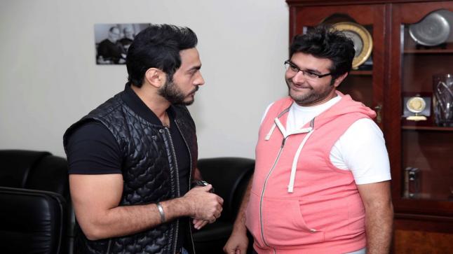 الخلافات تشتعل بين وليد منصور ومحمد رمضان بسبب الإيرادات