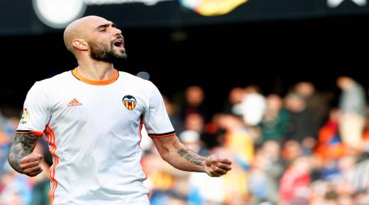 منير الحدادي يطرق باب عودته لنادي برشلونة