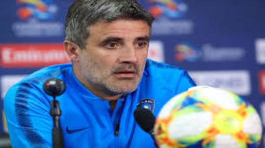 بعد خماسية التعاون.. جماهير الهلال تدشن #اقاله_بن_فيصل_وزوران_مطلب