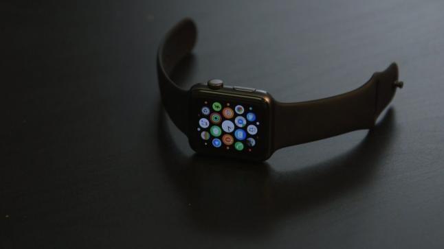 تعرف على الإعلانات الترويجية التي إطلقتها شركة آبل لساعة الذكية للجيل الثاني Apple Watch Series 2