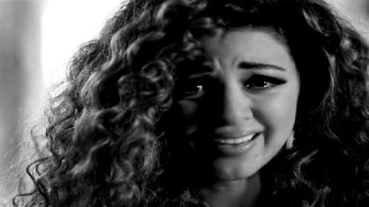 الهجوم على ميريام فارس بسبب بكائها على المسرح