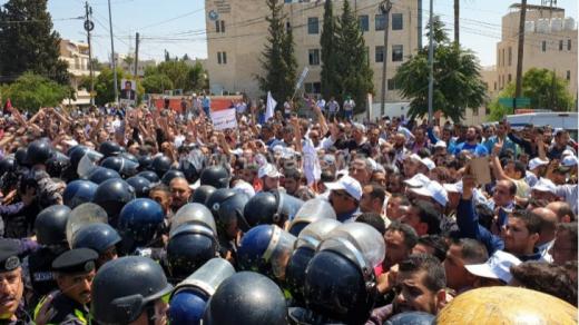 الشرطة الأردنية تسيطر على احتجاجات نقابة المعلمين