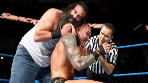 جون سينا تحدي جميع المصارعين من أجل مواجهته داخل اللحلبة ضمن عرض سماك داون