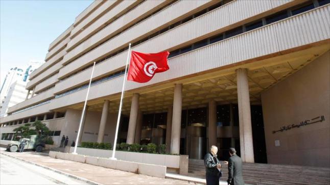 البرلمان يعيق الحكومة التونسية فرض تعديلات ضريبية