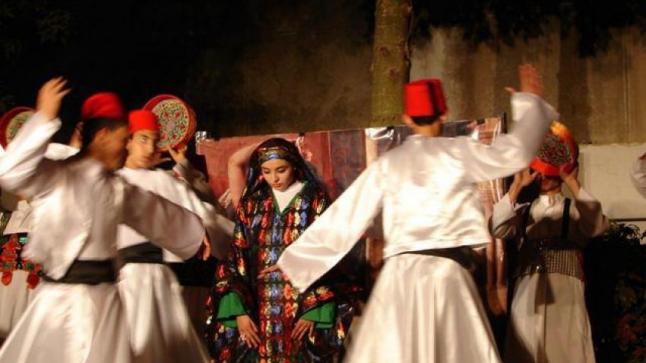 في مركز طلعت حرب الثقافي عرضاً بمناسبة الإحتفال باليوم العالمي للمعاق ستقدمة فرقة الصامتين الليلة