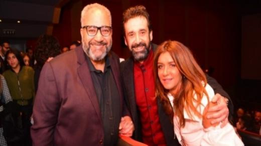 أحداث فيلم نادي الرجال السري في إطار قوي من الكوميديا